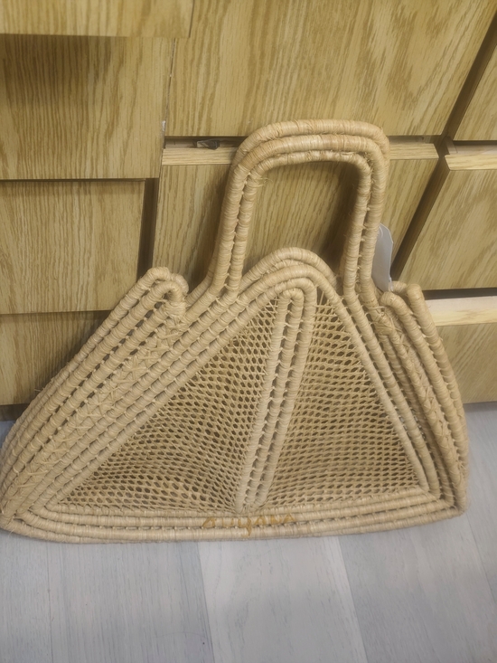 Guyana Handbags - Handwoven Straw Tote Bag in Natural Beige